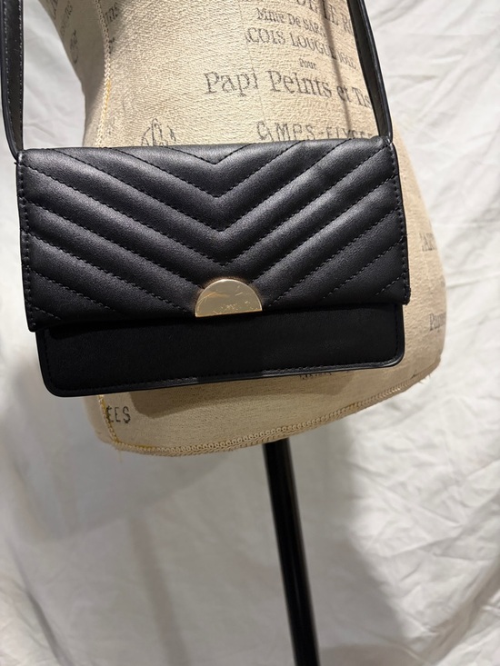 a new day Handbags - a new day Black Quilted Crossbody with Gold-Tone‎ Clasp